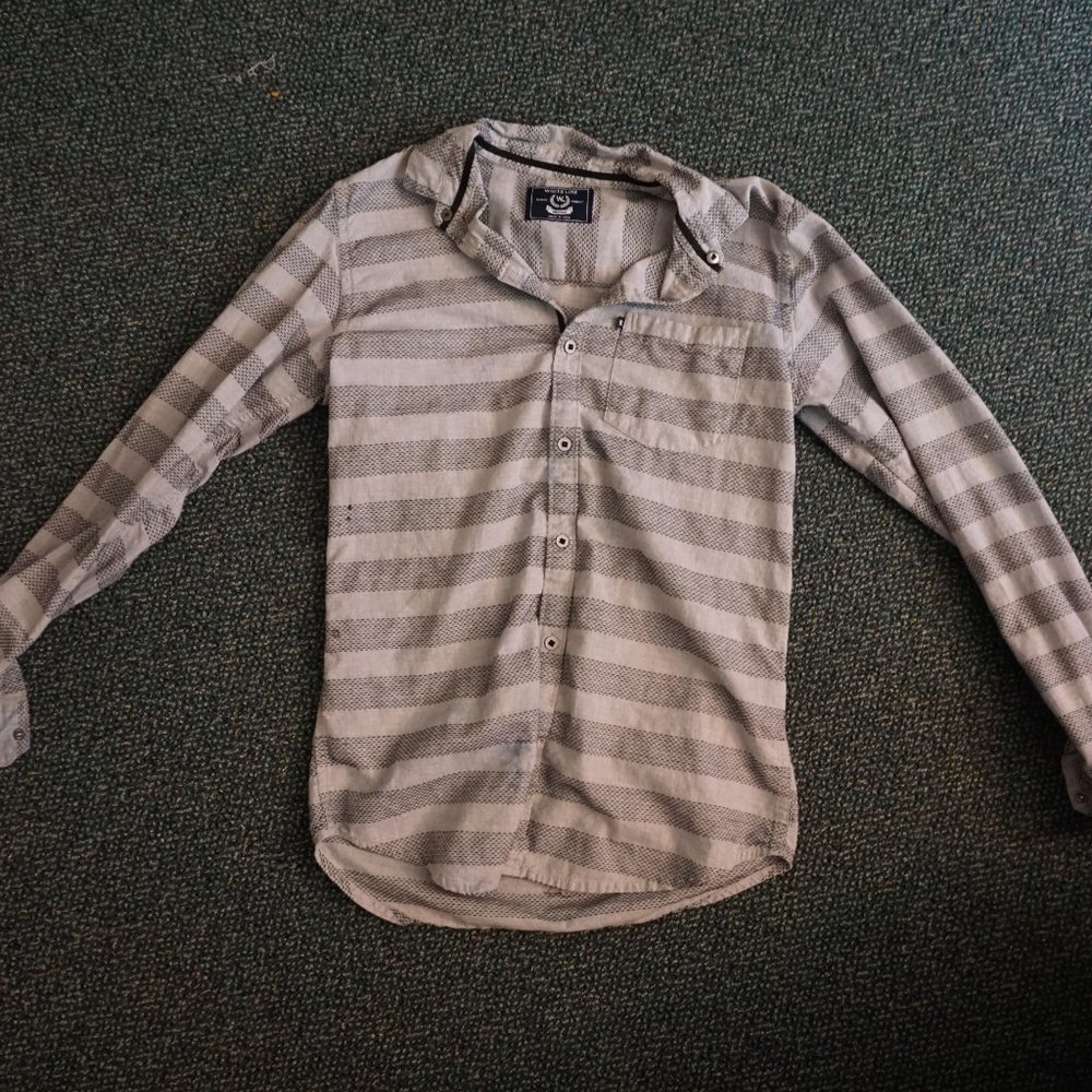 Striped button-up - Picture 5 of 7